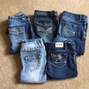 5 pairs of capris. different sizes and brands.